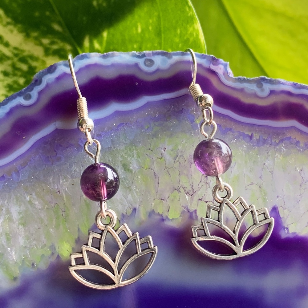 🌸2 for $24🌸 Amethyst Lotus Flower Charm Earring